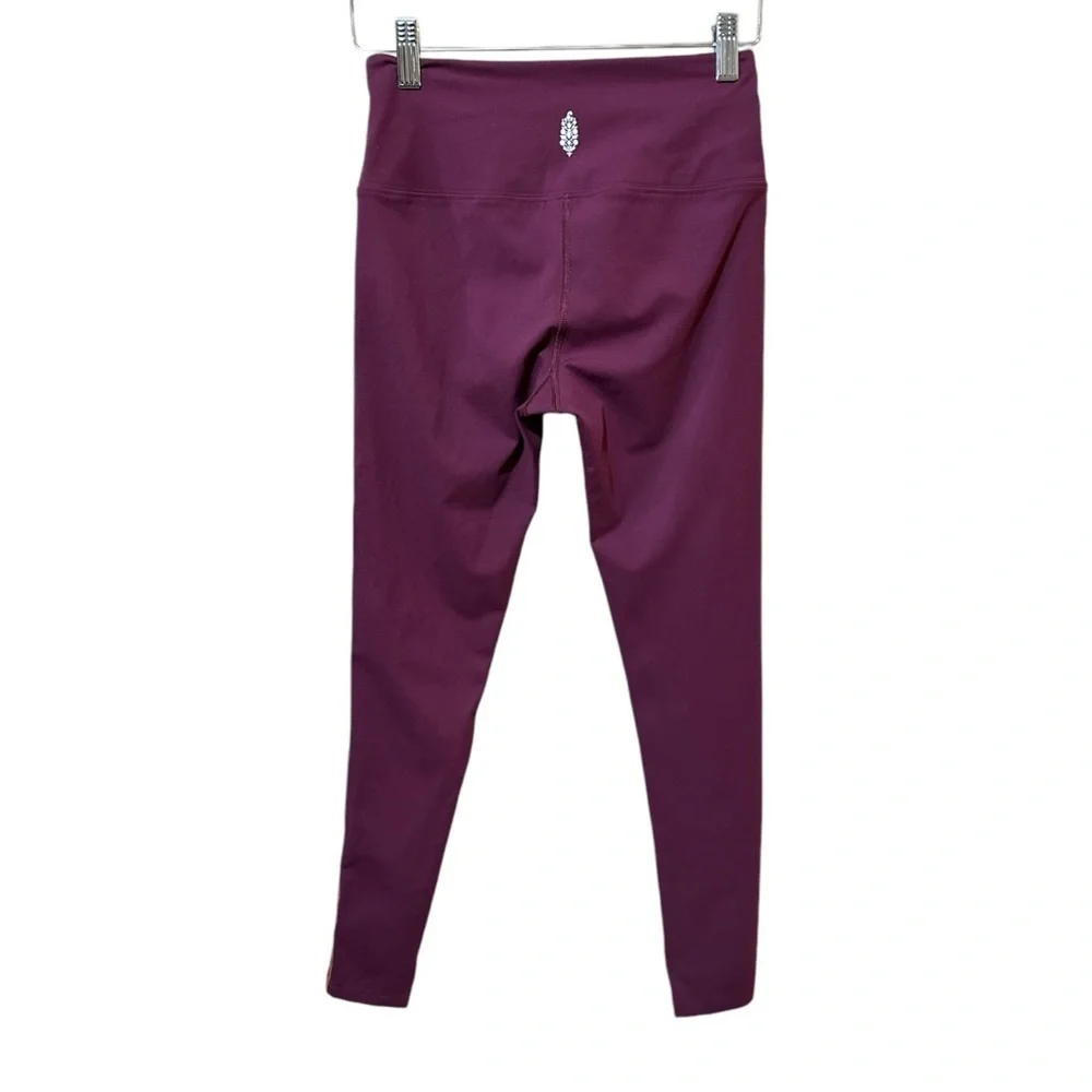 EUC - Free People Movement - Freestyle High Rise Leggings - Size XS - Rare Wine